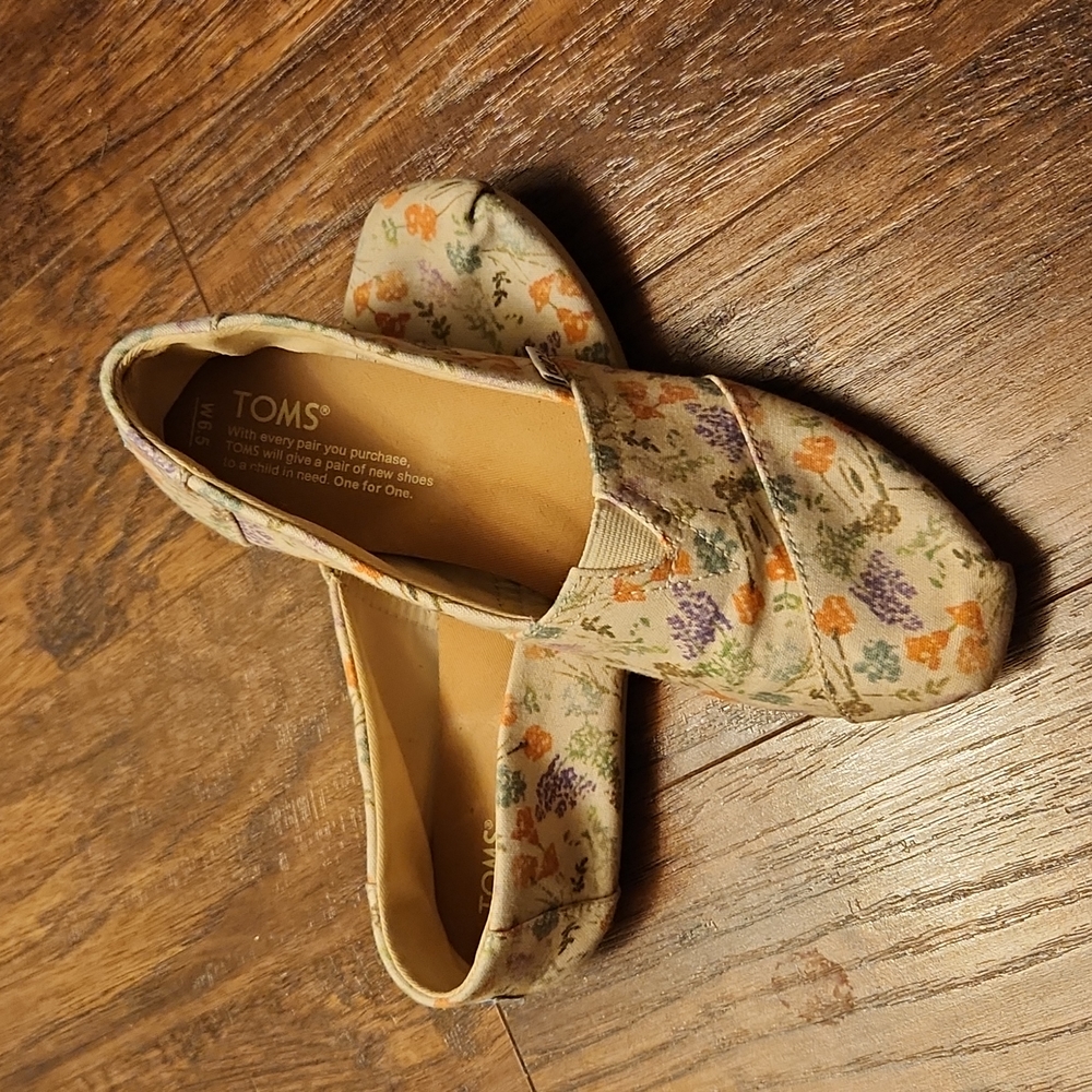 TOMS W6.5 ALPARGATA FLORAL